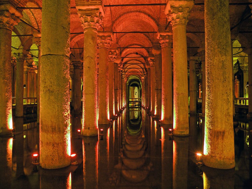 Istanbul Guide : Cistern Basilica Istanbul Guide : Cistern Basilica