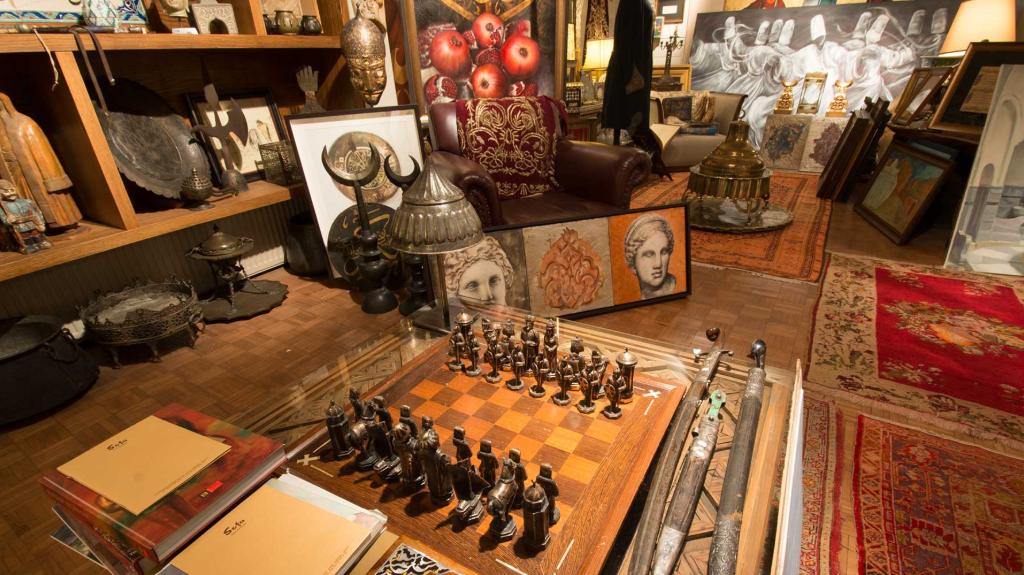 Istanbul Guide : Art dealers Istanbul Guide : Art dealers