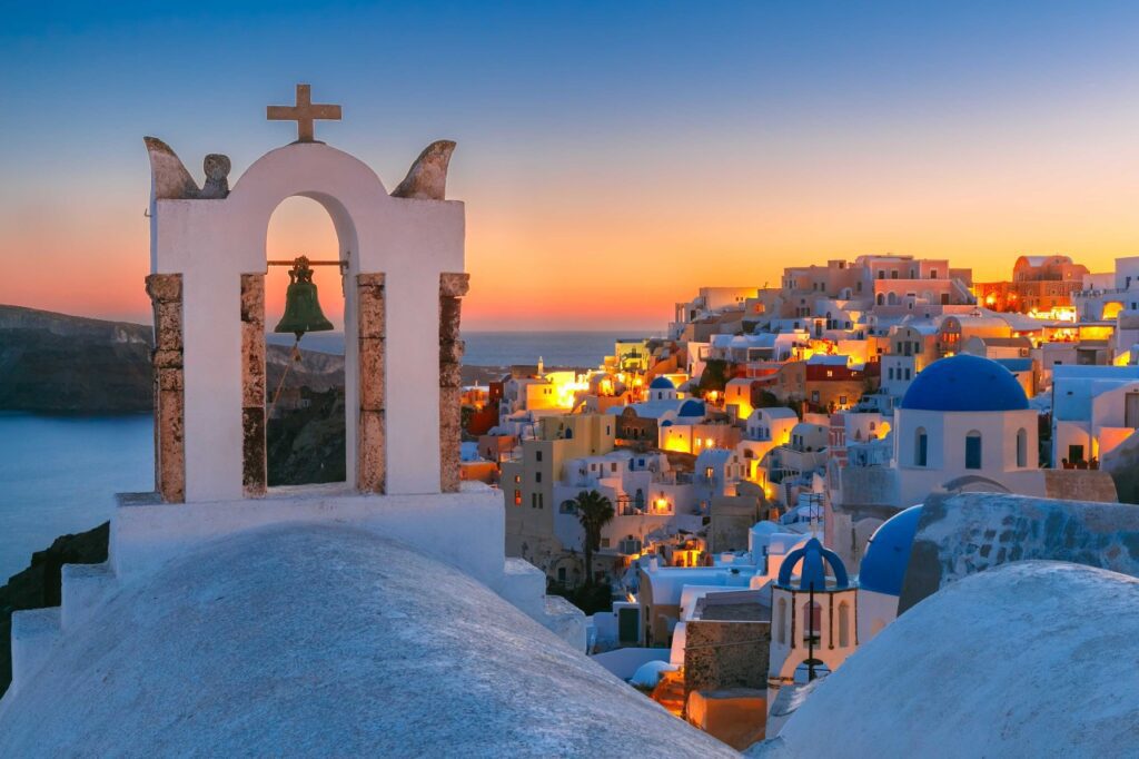 Perfect Honeymoon in Santorini : Fira Perfect Honeymoon in Santorini